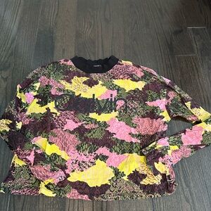 Long sleeve cropped shirt